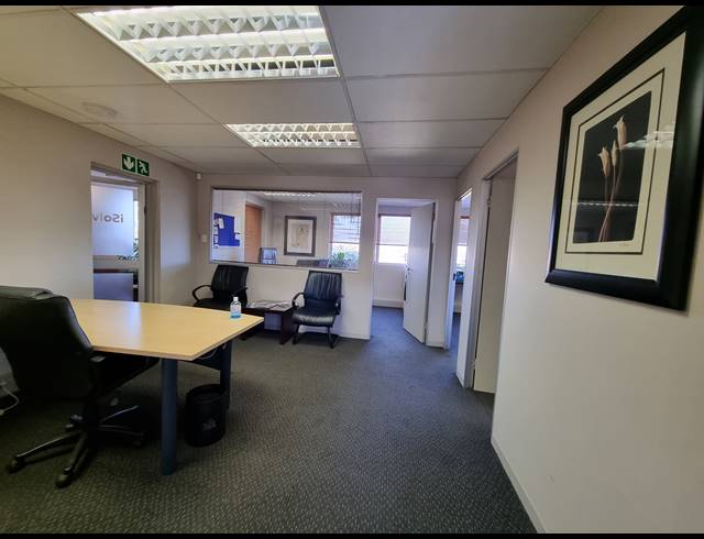 835M² OFFICE FOR SALE IN SUNNINGHILL